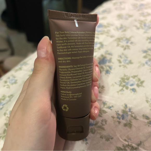 NENA BODY 24 HOUR MOISTURE BODY LOTION - Picture 4 of 6